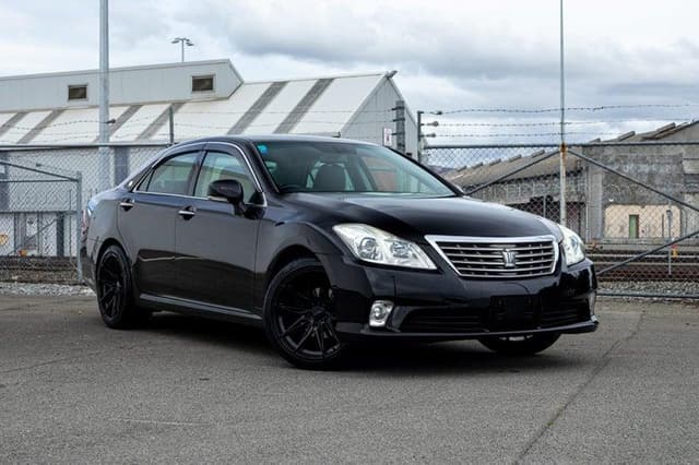2012 Toyota Crown JDM car for sale — photo 8 of 13
