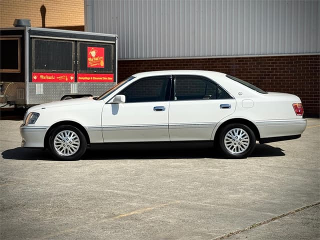 2000 Toyota Crown JDM car for sale — photo 5 of 25