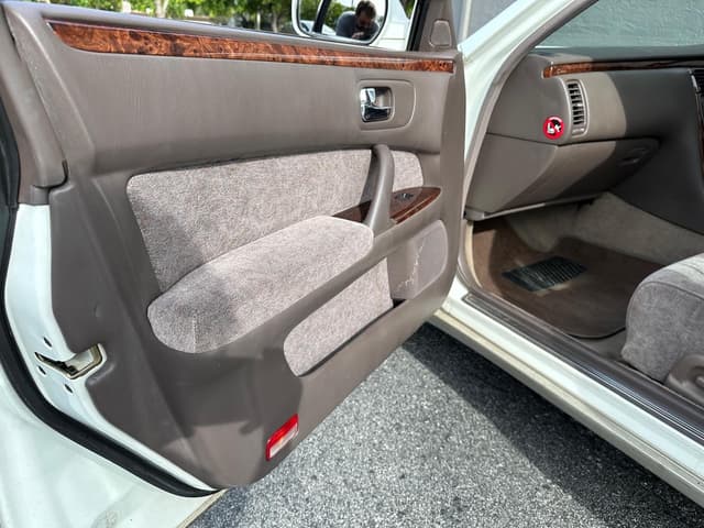 1996 Nissan Cima JDM car for sale — photo 2 of 25