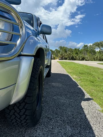 1996 Toyota Hilux Surf JDM car for sale — photo 12 of 14