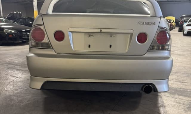 1999 Toyota Altezza JDM car for sale — photo 13 of 25