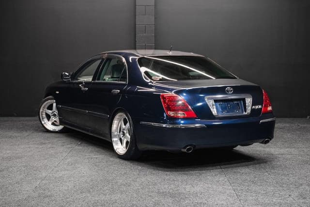 2004 Toyota Majesta JDM car for sale — photo 7 of 18