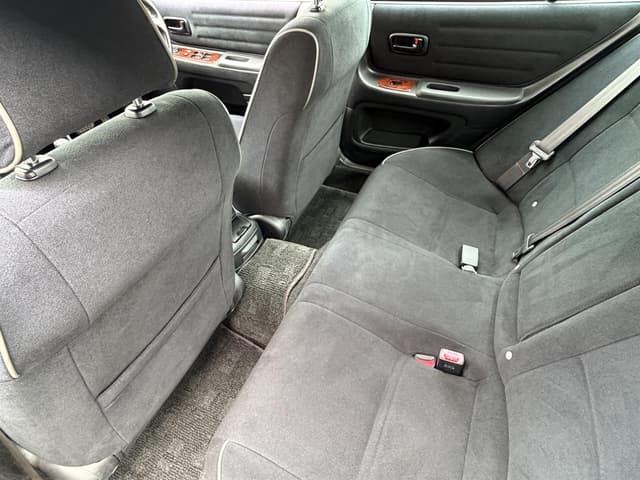 2005 Toyota Altezza JDM car for sale — photo 13 of 18