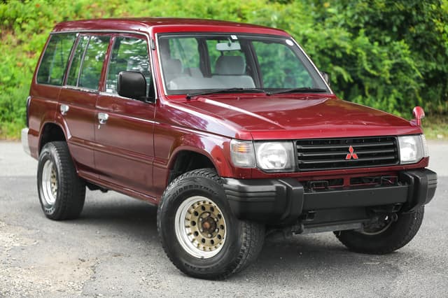 1993 Mitsubishi Pajero JDM car for sale — photo 8 of 25