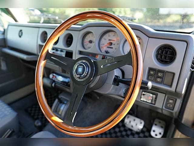 1997 Suzuki Jimny JDM car for sale — photo 15 of 24