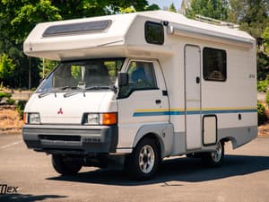 1997 Mitsubishi Delica JDM car for sale