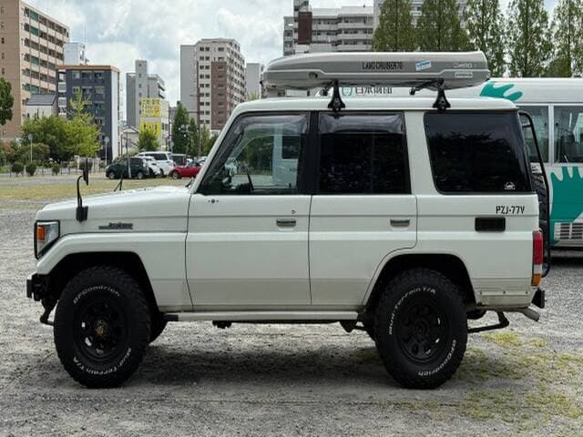 1992 Toyota Land Cruiser JDM car for sale — photo 11 of 18