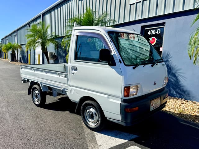 1997 Mitsubishi Minicab JDM car for sale — photo 12 of 17