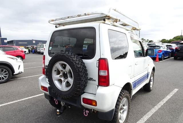 2007 Suzuki Jimny JDM car for sale — photo 5 of 25