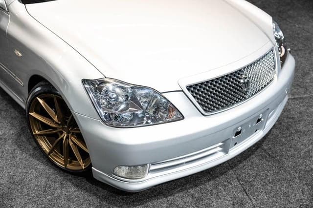 2005 Toyota Crown JDM car for sale — photo 10 of 19