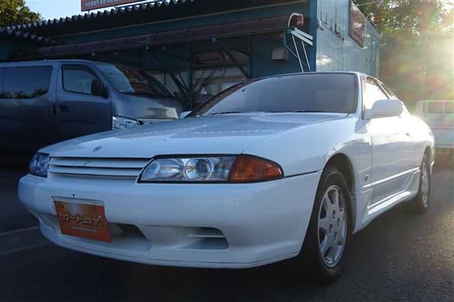 1992 Nissan Skyline JDM car for sale — photo 2 of 24