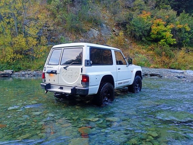 1988 Nissan Safari JDM car for sale — photo 4 of 25