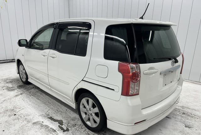 2007 Toyota Raum JDM car for sale — photo 2 of 25