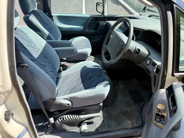1998 Toyota Estima JDM car for sale — photo 16 of 23