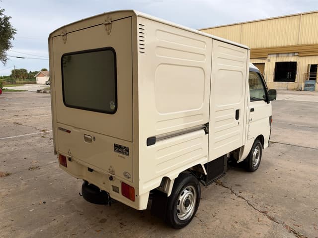 1998 Daihatsu Hijet JDM car for sale — photo 8 of 17