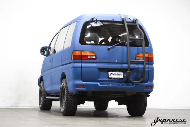 1996 Mitsubishi Delica JDM car for sale — photo 6 of 25