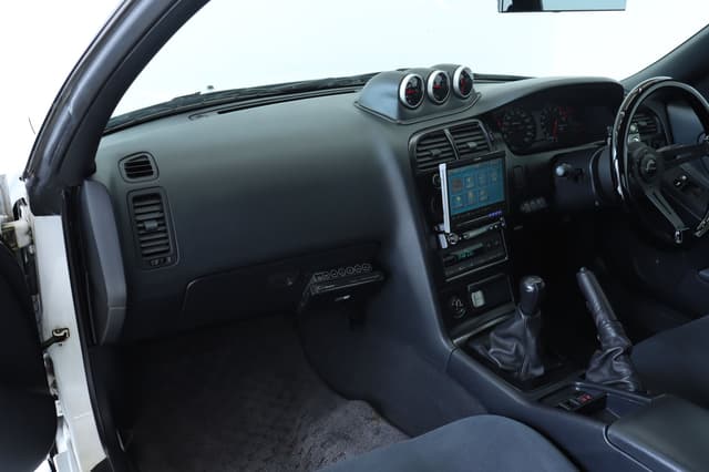 1995 Nissan Skyline JDM car for sale — photo 11 of 25