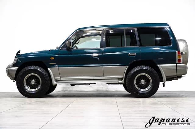 1997 Mitsubishi Pajero JDM car for sale — photo 4 of 25