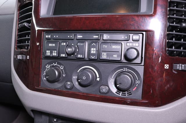 2000 Mitsubishi Pajero JDM car for sale — photo 13 of 25