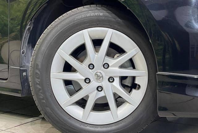 2011 Toyota Prius JDM car for sale — photo 21 of 25