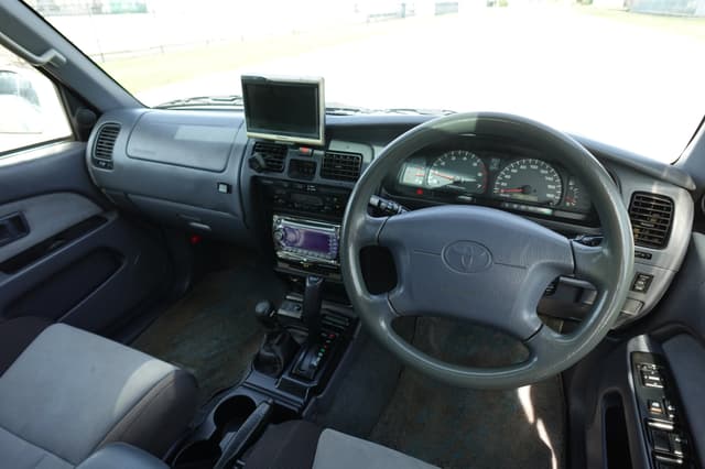 1999 Toyota Hilux Surf JDM car for sale — photo 14 of 19
