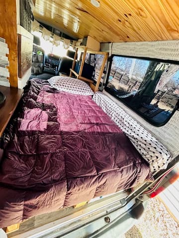 1991 Toyota HiAce JDM car for sale — photo 13 of 29