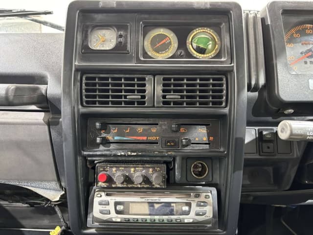 1993 Suzuki Jimny JDM car for sale — photo 11 of 25