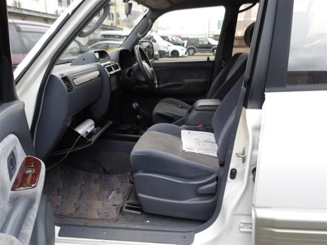 2001 Toyota Land Cruiser JDM car for sale — photo 6 of 13