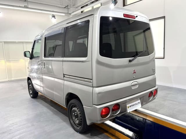 2000 Mitsubishi Town Box JDM car for sale — photo 4 of 25