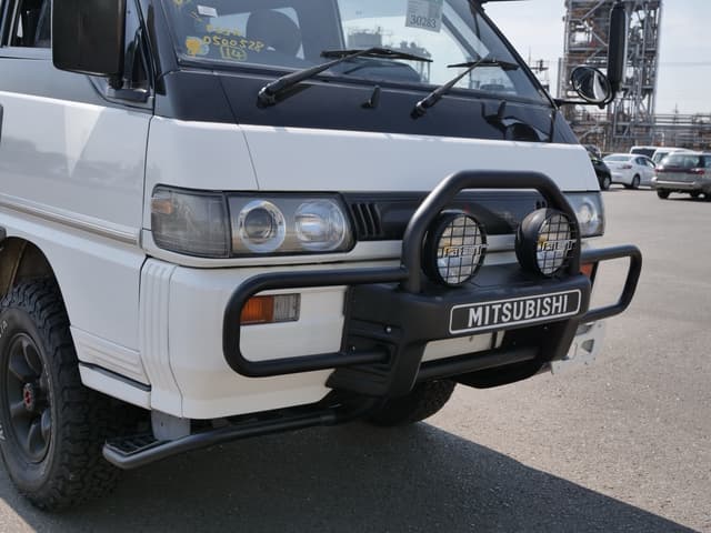 1994 Mitsubishi Delica JDM car for sale — photo 4 of 24