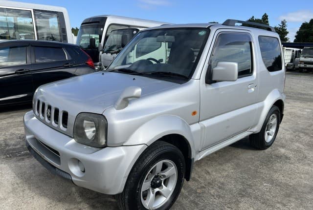 2007 Suzuki Jimny JDM car for sale — photo 3 of 9