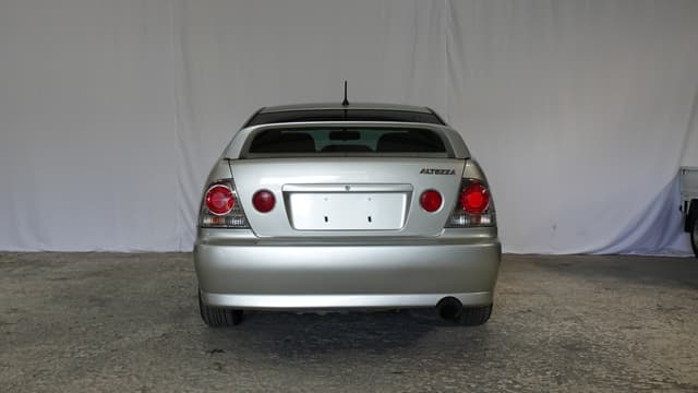 1999 Toyota Altezza JDM car for sale — photo 5 of 12