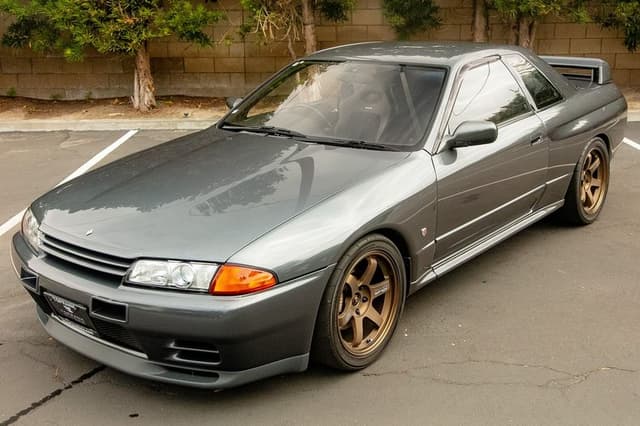 1990 Nissan Skyline JDM car for sale — photo 3 of 25