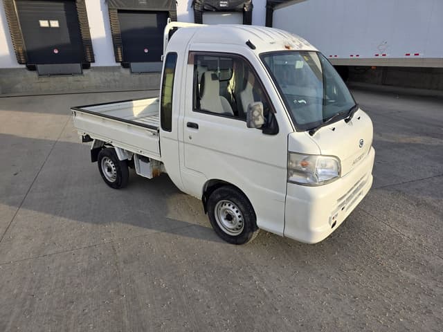 2009 Daihatsu Hijet JDM car for sale — photo 2 of 15