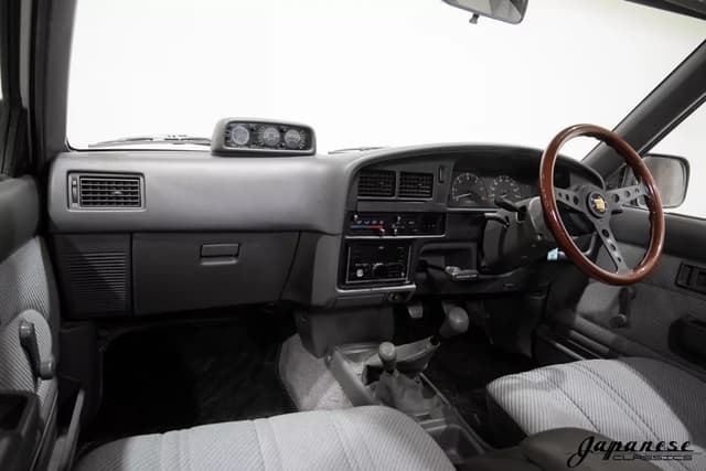 1990 Toyota Hilux JDM car for sale — photo 11 of 25