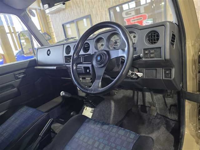 1996 Suzuki Jimny JDM car for sale — photo 21 of 24