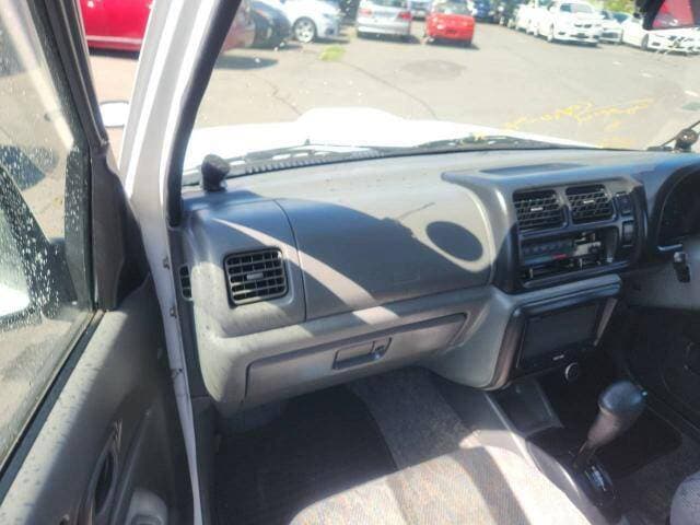 1999 Suzuki Jimny JDM car for sale — photo 17 of 19