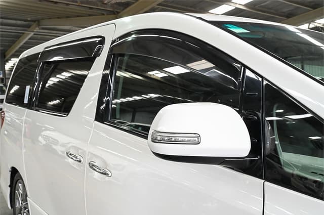 2011 Toyota Alphard JDM car for sale — photo 3 of 25