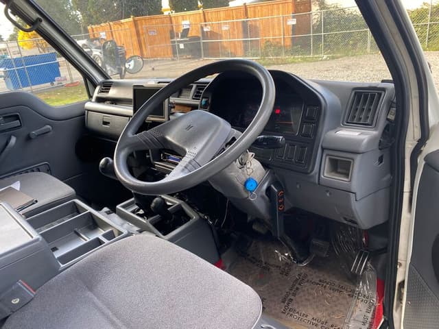 1994 Isuzu JDM car for sale — photo 14 of 18