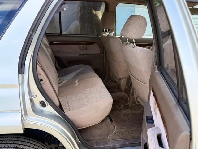 1999 Toyota Hilux Surf JDM car for sale — photo 11 of 13