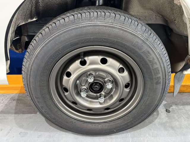 2000 Daihatsu Hijet JDM car for sale — photo 17 of 25