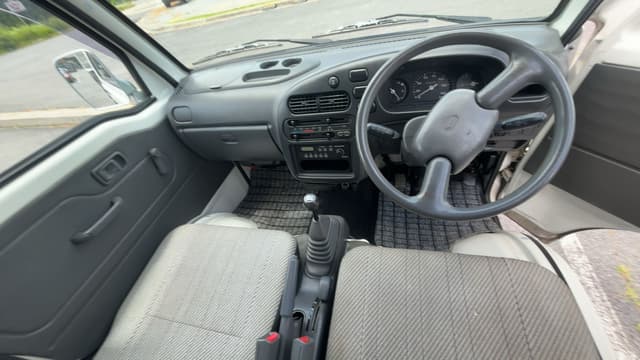 1998 Daihatsu Hijet JDM car for sale — photo 5 of 6