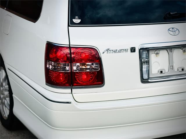 2003 Toyota Crown JDM car for sale — photo 12 of 25