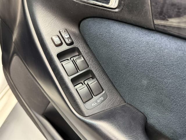 1999 Toyota Aristo JDM car for sale — photo 21 of 25