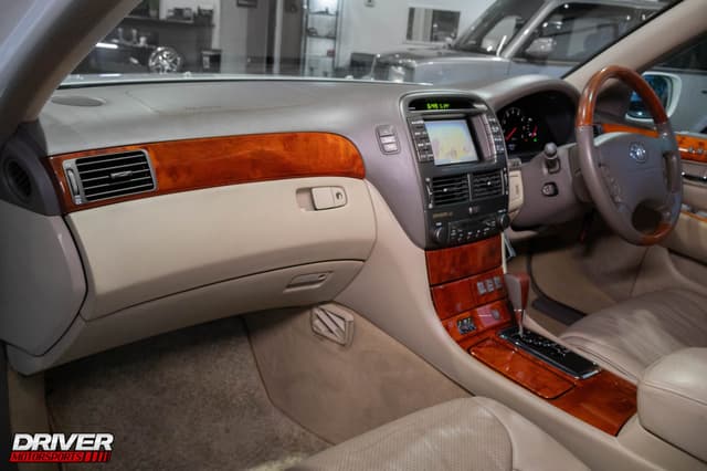 2000 Toyota Celsior JDM car for sale — photo 14 of 23