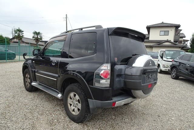 2008 Mitsubishi Pajero JDM car for sale — photo 3 of 25