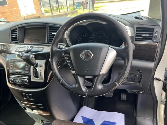 2011 Nissan Elgrand JDM car for sale — photo 11 of 16