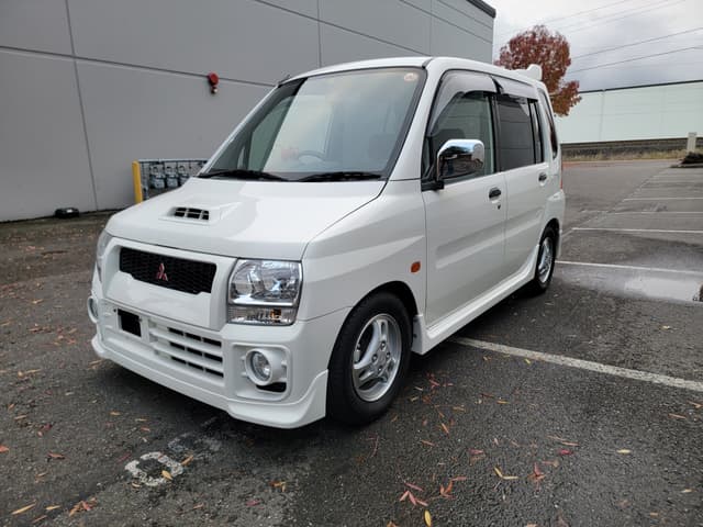 1998 Mitsubishi Toppo Mitsubishi JDM car for sale — photo 3 of 13