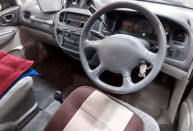 1995 Mitsubishi Delica JDM car for sale — photo 3 of 4