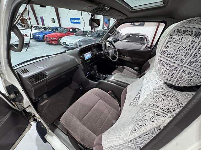 1999 Toyota HiAce JDM car for sale — photo 17 of 25